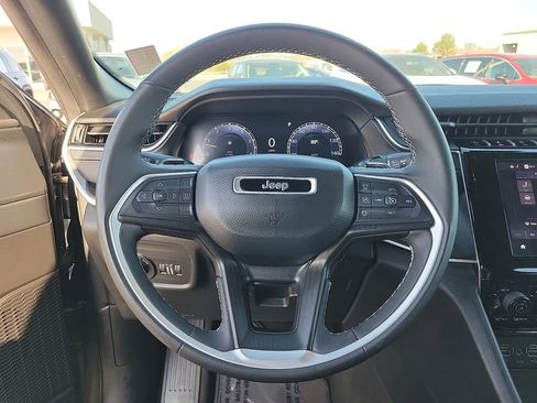 Used 2024 Jeep Grand Cherokee L Laredo image 19