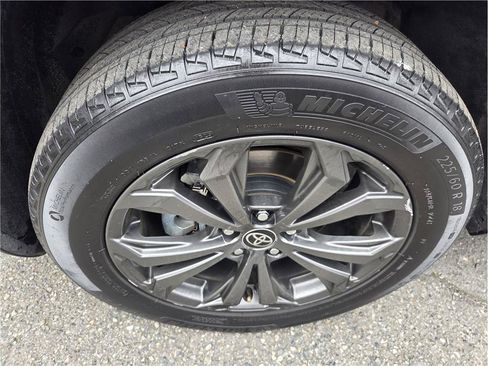 Used 2023 Toyota RAV4 XLE Premium AWD/4WD image 10