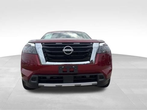 Used 2025 Nissan Pathfinder SL AWD/4WD image 4