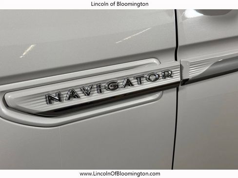 Certified 2024 Lincoln Navigator L Reserve AWD/4WD image 15
