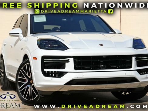 Used 2024 Porsche Cayenne Turbo AWD/4WD image 2