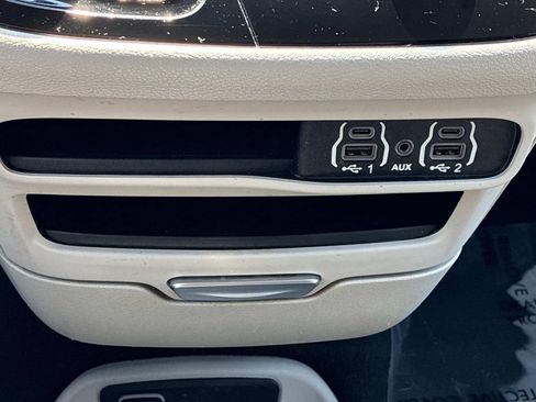 Used 2023 Chrysler Voyager LX FWD image 32