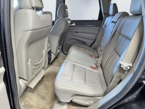 Used 2011 Jeep Grand Cherokee Laredo image 18