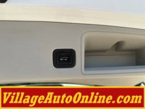 Used 2018 GMC Terrain Denali w/ Advanced Safety Package AWD/4WD image 38