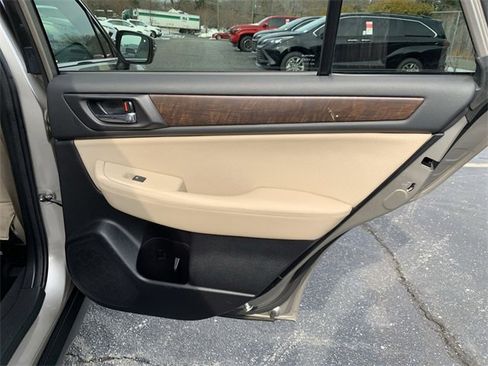Used 2016 Subaru Outback 2.5i Limited image 11