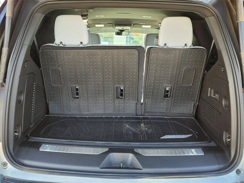 Certified 2025 Chevrolet Tahoe Premier image 11