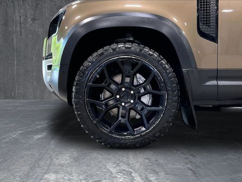 Used 2020 Land Rover Defender 110 First Edition AWD/4WD image 34