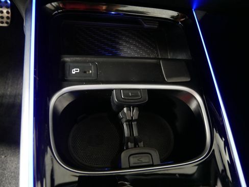 Used 2023 Mercedes-Benz GLB 250 4MATIC image 30