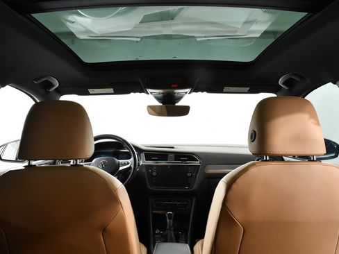 Used 2022 Volkswagen Tiguan SE image 17