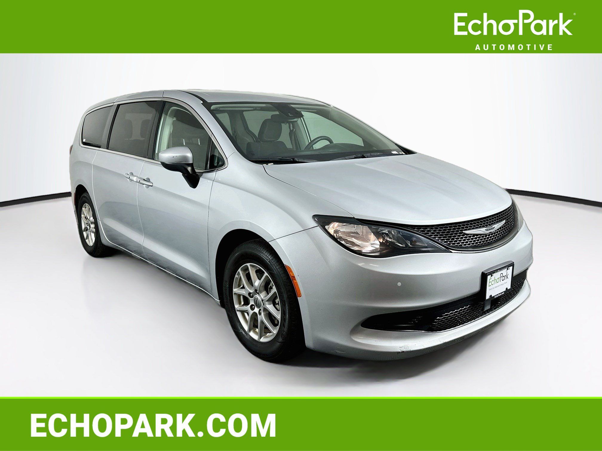 Used 2023 Chrysler Voyager LX FWD image 1