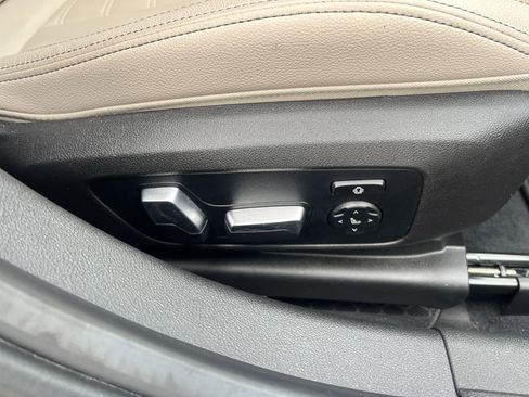 Used 2021 BMW 330i Sedan w/ Premium Package image 37