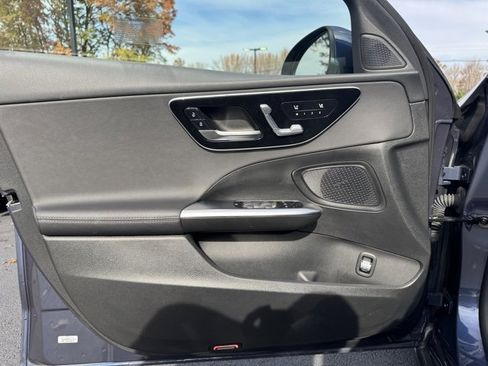 Used 2025 Mercedes-Benz C 300 4MATIC Sedan image 19