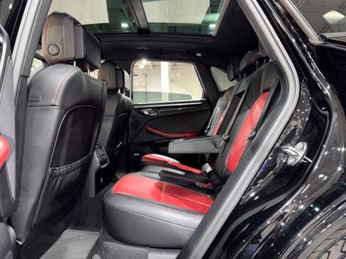 Used 2021 Porsche Macan image 13