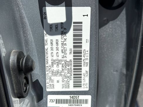 Used 2024 Toyota Tundra Platinum AWD/4WD image 5