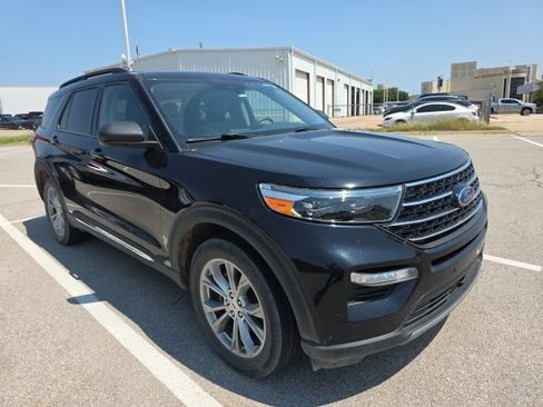 Used 2020 Ford Explorer XLT w/ Equipment Group 202A AWD/4WD image 7