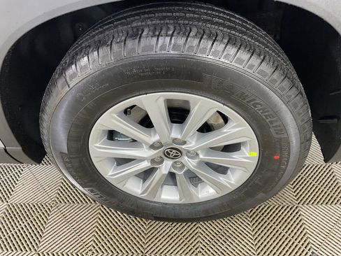 New 2026 Toyota Grand Highlander XLE image 5