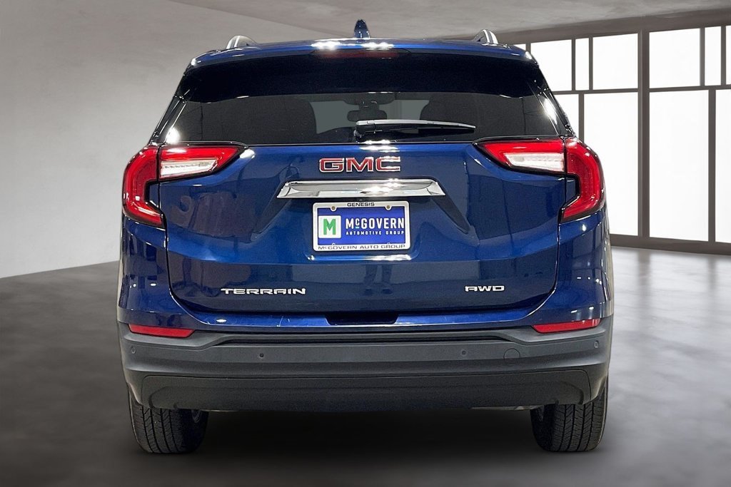 Used 2022 GMC Terrain SLE w/ Driver Convenience Package AWD/4WD image 6