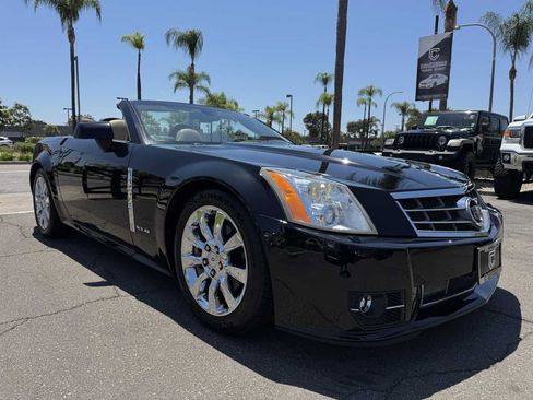 Used 2009 Cadillac XLR RWD image 13