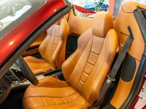 Certified 2013 Ferrari 458 Spider RWD image 11