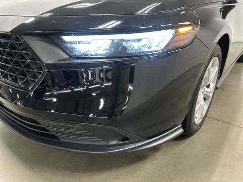 Used 2025 Honda Accord LX image 29