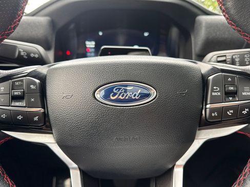 Used 2025 Ford Explorer ST-Line w/ Premium Package AWD/4WD image 37