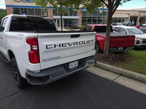 Used 2021 Chevrolet Silverado 1500 LTZ w/ LTZ Convenience Package II AWD/4WD image 3