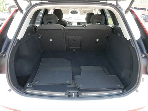 Used 2025 Volvo XC60 B5 Plus AWD/4WD image 18