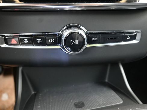 New 2026 Volvo XC90 B6 Plus w/ Protection Package Premier image 35