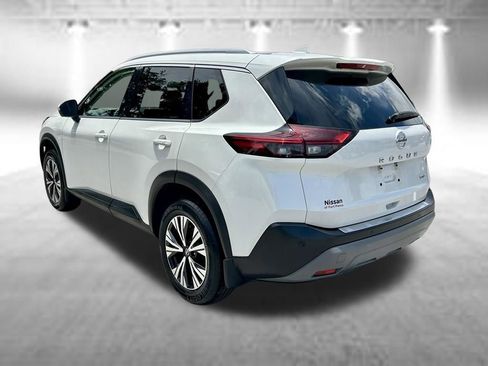 Certified 2021 Nissan Rogue SV w/ Premium Package FWD image 9