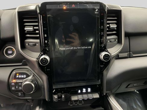 Used 2025 RAM 1500 Big Horn AWD/4WD image 13