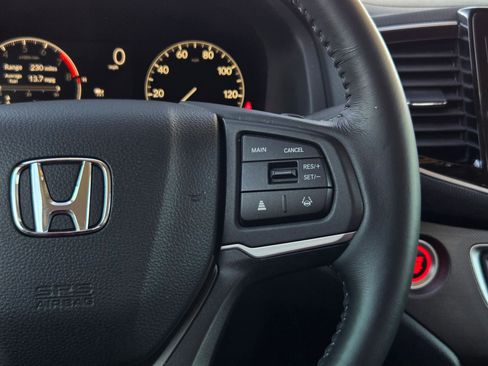 Used 2025 Honda Ridgeline Sport image 25