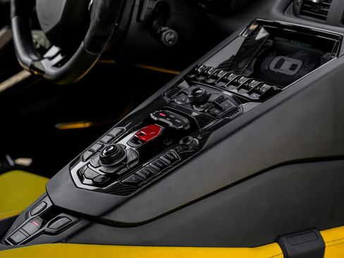 Used 2018 Lamborghini Aventador S AWD/4WD image 22
