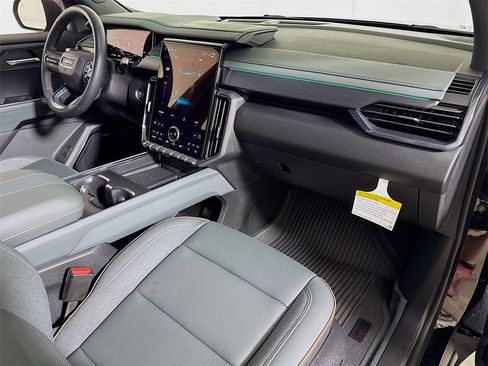 Certified 2024 GMC Acadia AT4 w/ LPO, Floor Liner Package image 29