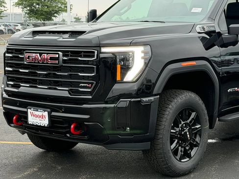 New 2026 GMC Sierra 2500 AT4 w/ AT4 Premium Plus Package AWD/4WD image 4