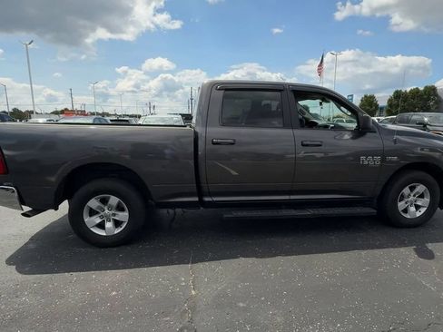 Used 2019 RAM 1500 Classic SLT RWD image 9