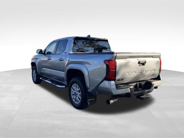 Used 2025 Toyota Tacoma SR5 AWD/4WD image 8