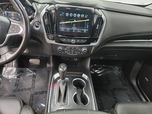 Used 2019 Chevrolet Traverse LT w/ LT Premium Package AWD/4WD image 17