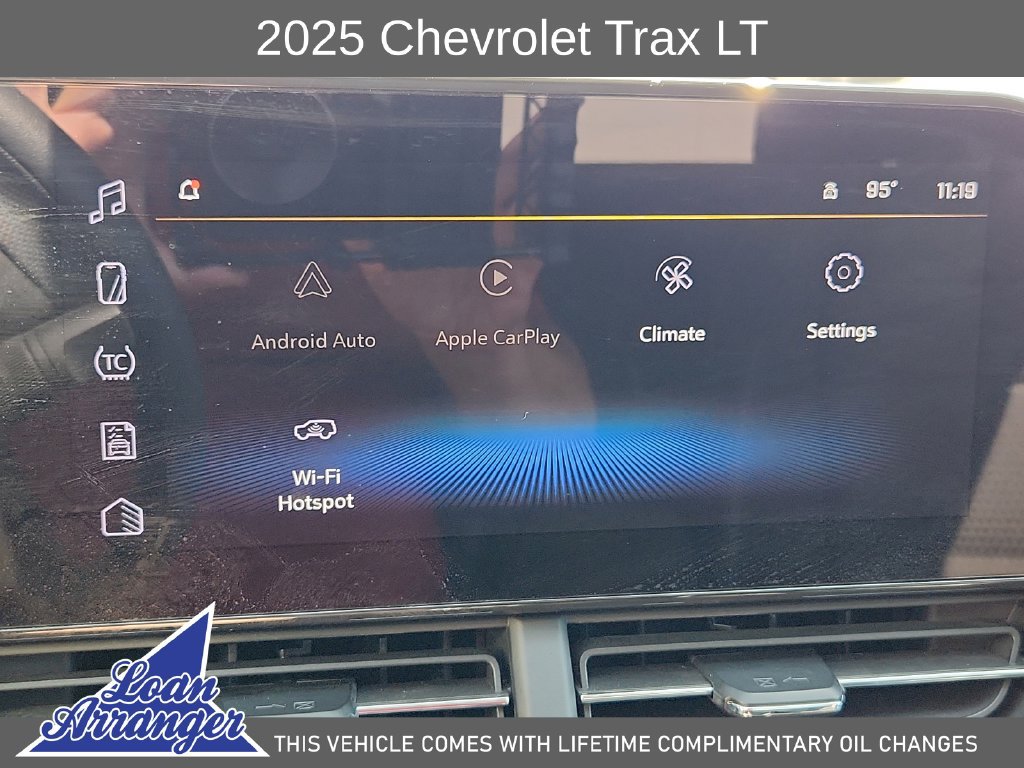 Used 2025 Chevrolet Trax LT FWD image 25
