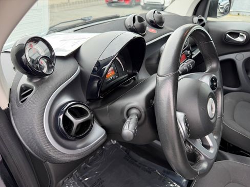 Used 2017 smart fortwo electric drive image 12