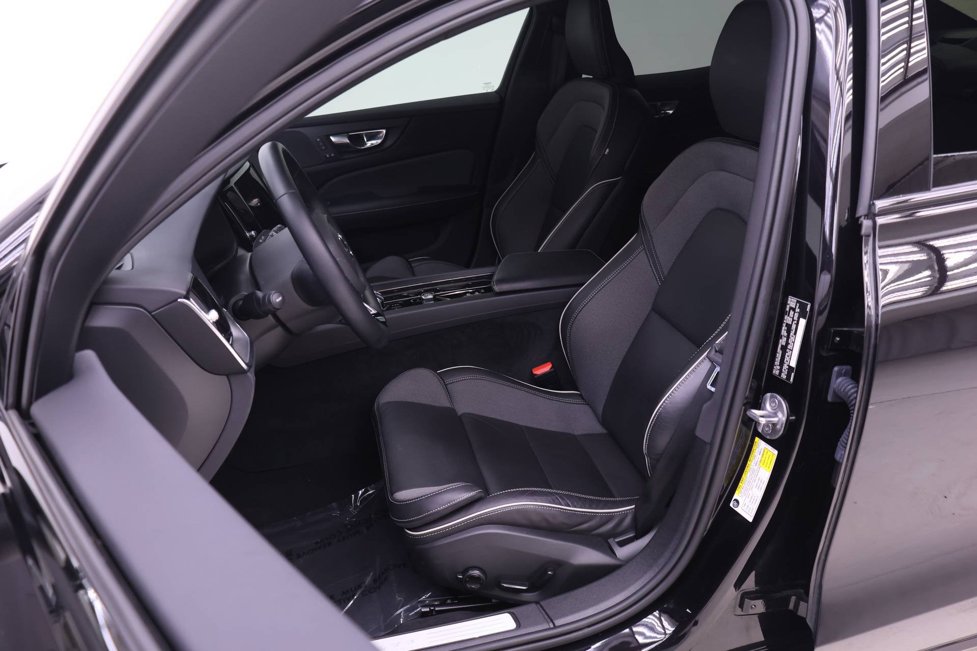 Used 2024 Volvo S60 B5 Plus FWD image 7