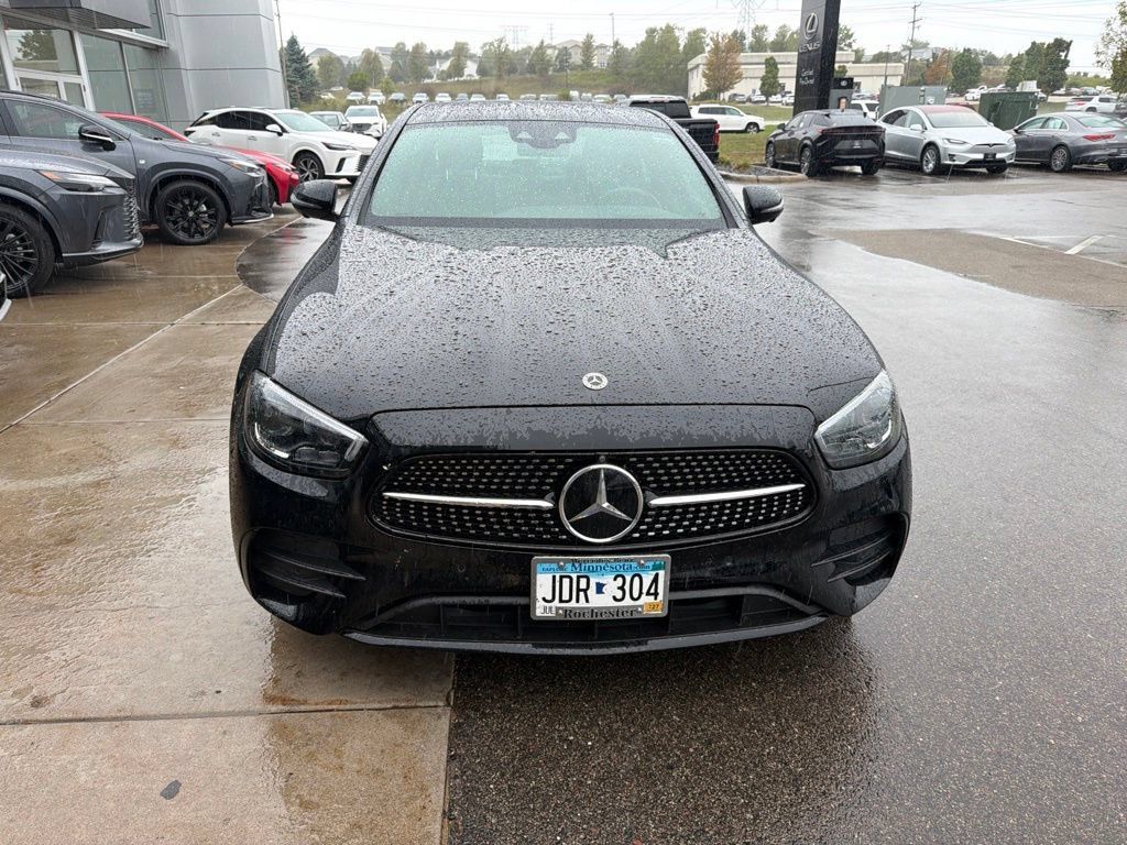 Used 2022 Mercedes-Benz E 350 4MATIC Sedan image 2