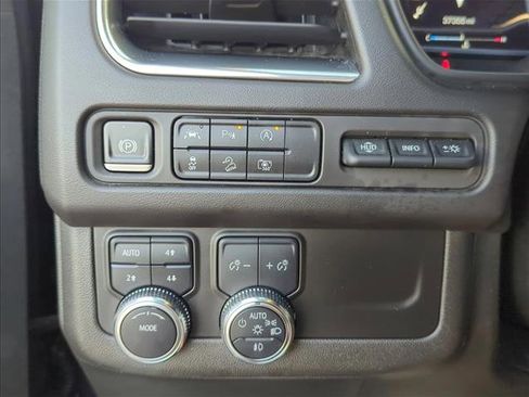 Used 2023 GMC Yukon AT4 w/ Technology Package image 21