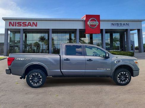 Used 2019 Nissan Titan PRO-4X w/ Pro-4x Convenience Package AWD/4WD image 3