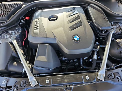 Used 2025 BMW 530i w/ Premium Package image 31