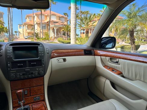 Used 2006 Lexus LS 430 RWD image 12