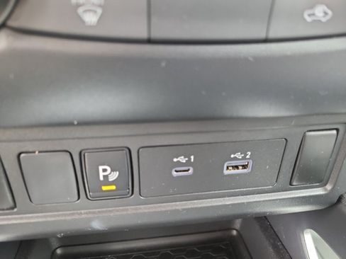 Used 2022 Nissan Frontier SV w/ Technology Package AWD/4WD image 31