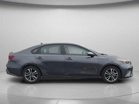 Used 2024 Kia Forte LXS FWD image 9
