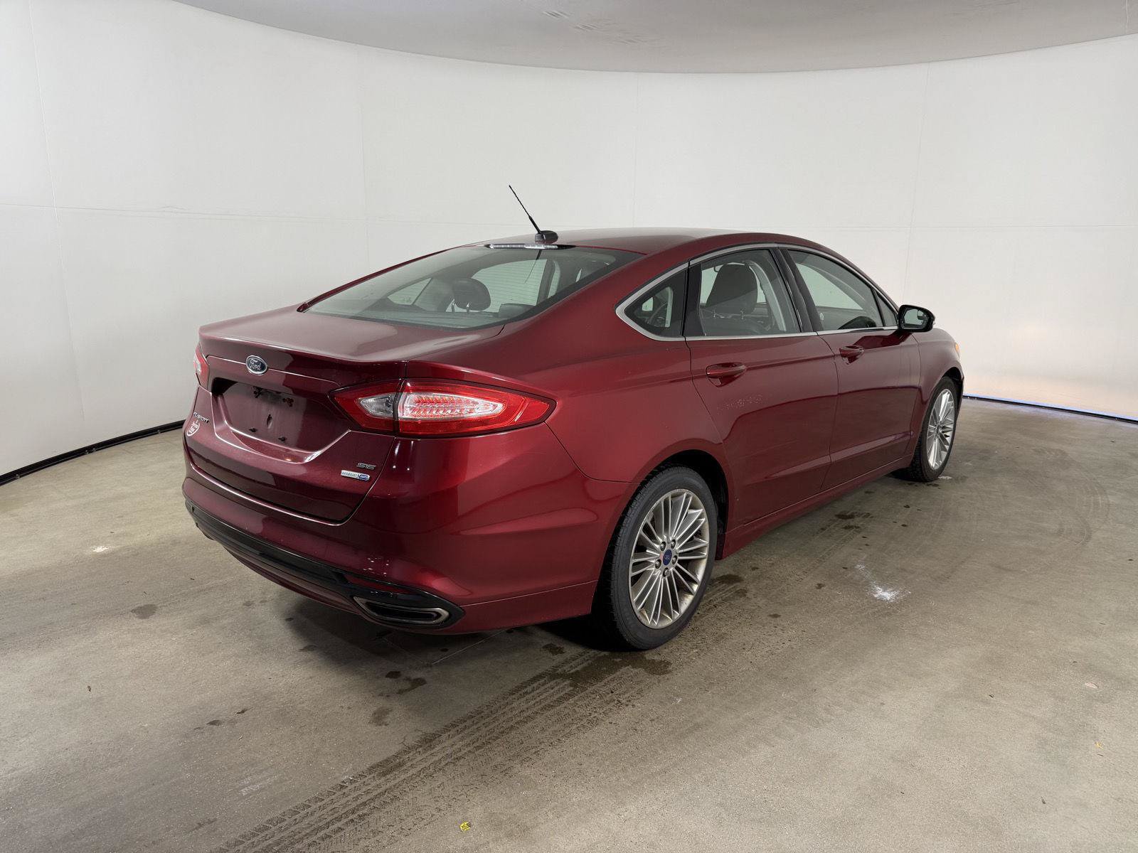 Used 2016 Ford Fusion SE w/ Equipment Group 202A AWD/4WD image 7