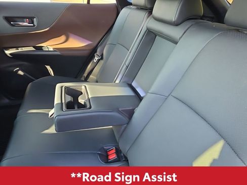 Used 2021 Toyota Venza XLE w/ Softex Package image 18