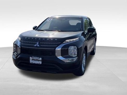 Used 2024 Mitsubishi Outlander ES AWD/4WD image 2